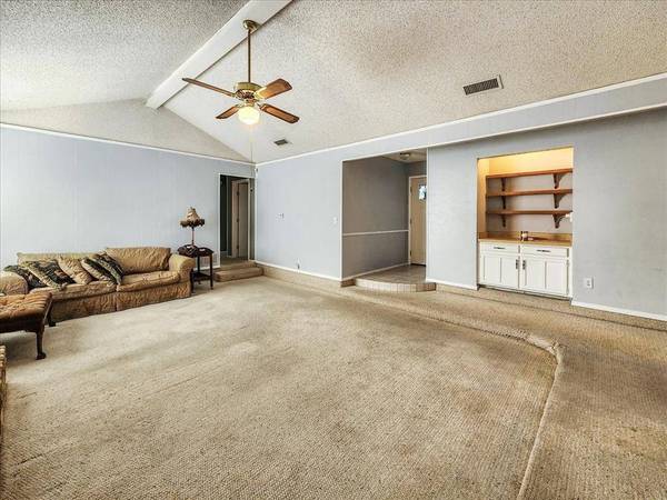 5804 Little Pond Court, Arlington, TX 76016