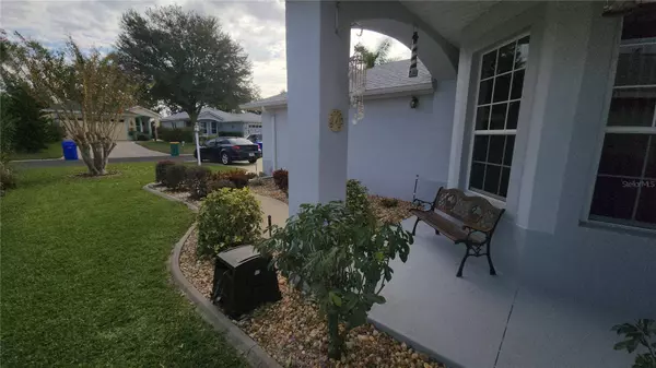 4925 PORTSMOUTH ST, Tavares, FL 32778