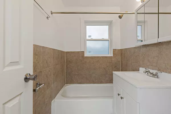 15321 Parkside DR, Markham, IL 60428