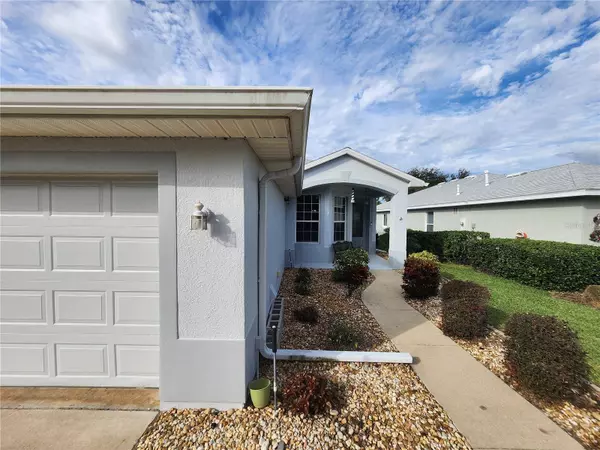 4925 PORTSMOUTH ST, Tavares, FL 32778