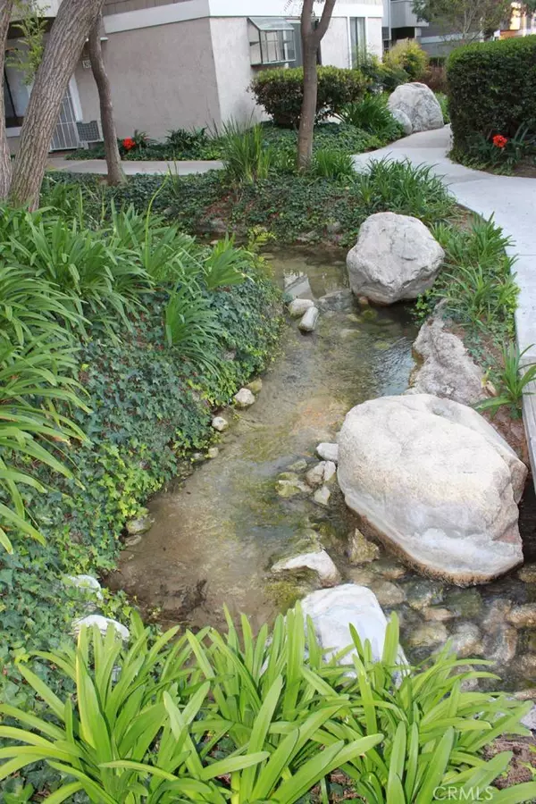 289 Streamwood, Irvine, CA 92620