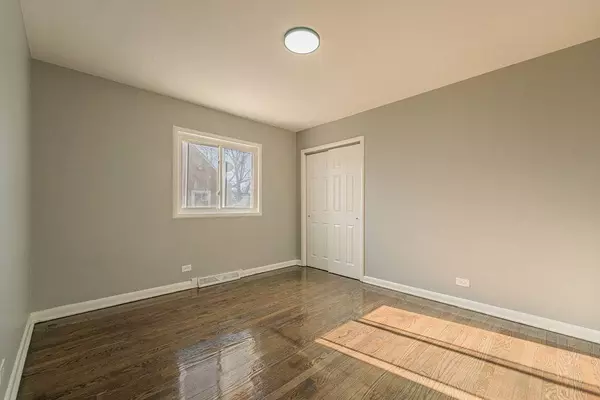 14823 Perry AVE, South Holland, IL 60473