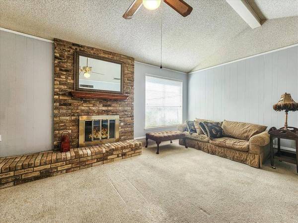 5804 Little Pond Court, Arlington, TX 76016