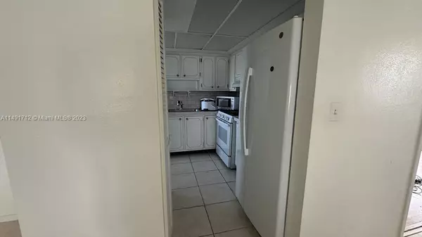 6720 Arbor Dr #208, Miramar, FL 33023