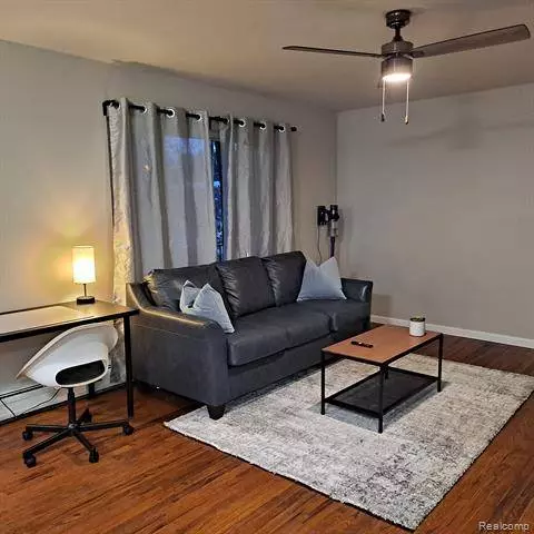 1450 ANN ARBOR Road W 20, Plymouth, MI 48170