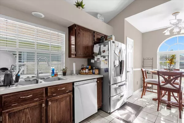 3374 BROOKWATER CIR, Orlando, FL 32822