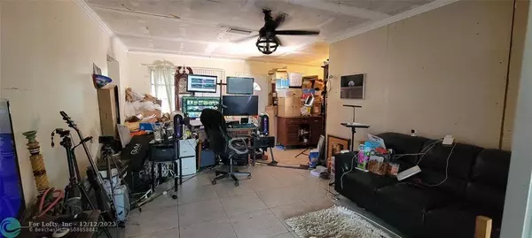 9341 NW 26th St, Sunrise, FL 33322