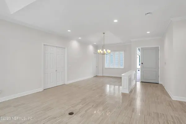 6766 LINFORD LN, Jacksonville, FL 32217