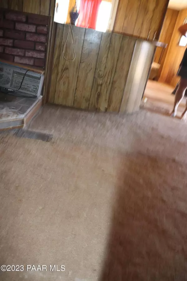 10621 W Break Away LN, Ash Fork, AZ 86320