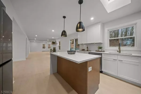 4 Ekes Court, Vernon Twp., NJ 07461