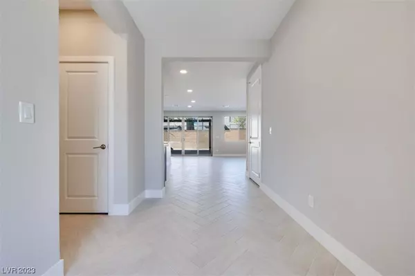 6931 Desert Finch Street, North Las Vegas, NV 89084