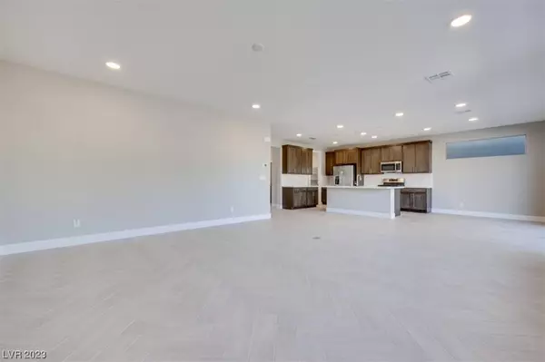 6931 Desert Finch Street, North Las Vegas, NV 89084