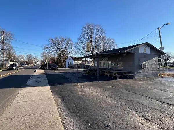 201 E Pendleton AVE, Lapel, IN 46051