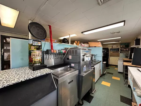 201 E Pendleton AVE, Lapel, IN 46051