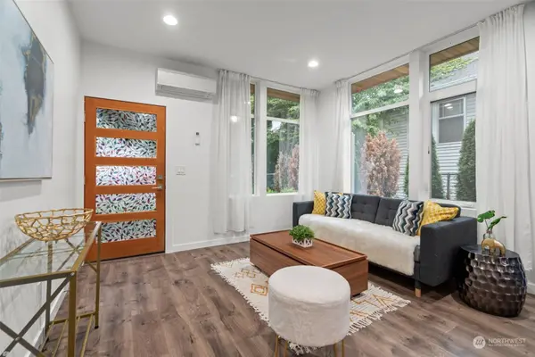 1058 S Cloverdale ST #A, Seattle, WA 98108