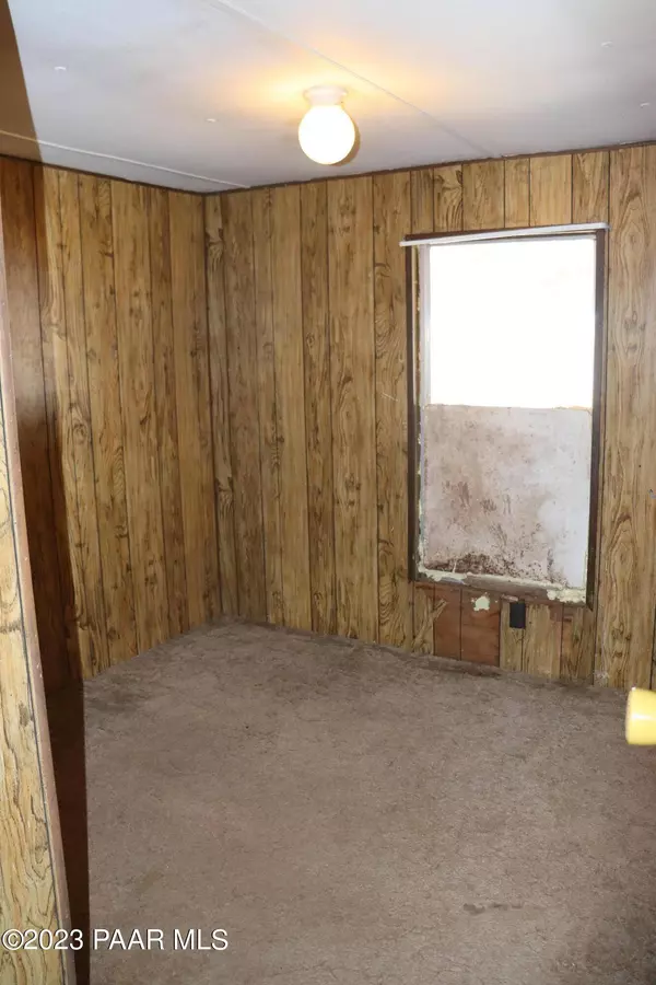 10621 W Break Away LN, Ash Fork, AZ 86320