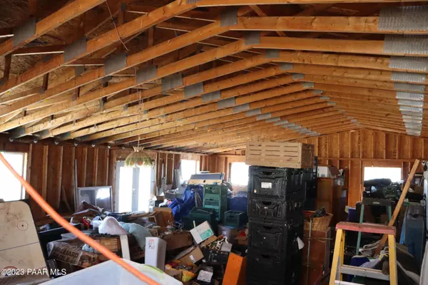 10621 W Break Away LN, Ash Fork, AZ 86320