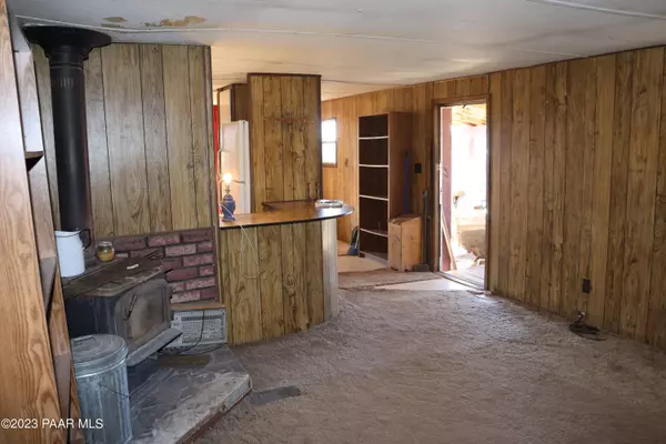 10621 W Break Away LN, Ash Fork, AZ 86320