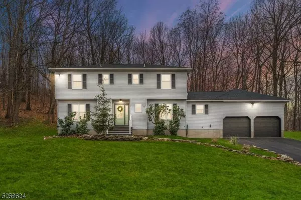 4 Ekes Court, Vernon Twp., NJ 07461