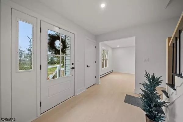 4 Ekes Court, Vernon Twp., NJ 07461