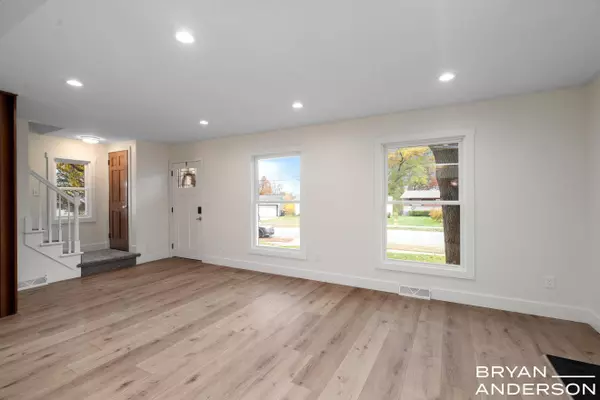 4932 Fuller SE Avenue, Kentwood, MI 49508