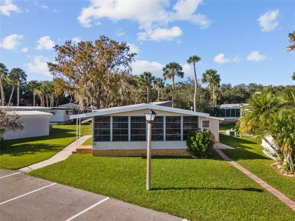 26 CLUB HOUSE DR, Eustis, FL 32726