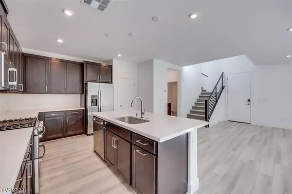 681 Infinity Ridge Street, Las Vegas, NV 89138