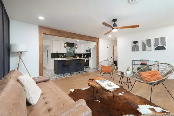 920 MERRIWEATHER ST, New Braunfels, TX 78130-5732