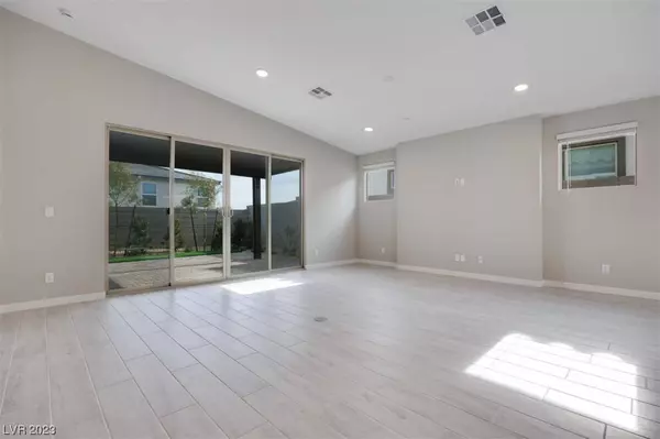 10006 Egan Valley Street, Las Vegas, NV 89166