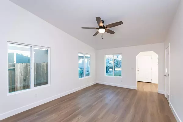 5165 5th ST, Rocklin, CA 95677