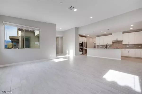 10006 Egan Valley Street, Las Vegas, NV 89166