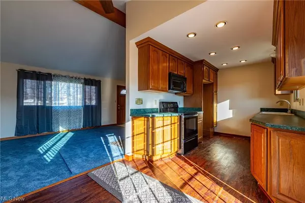 6303 Michael DR, Brook Park, OH 44142