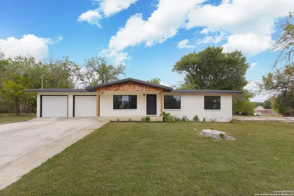 920 MERRIWEATHER ST, New Braunfels, TX 78130-5732