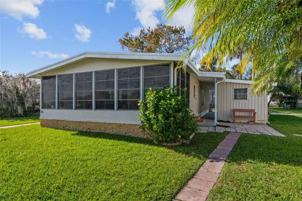 26 CLUB HOUSE DR, Eustis, FL 32726