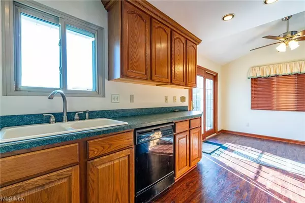 6303 Michael DR, Brook Park, OH 44142