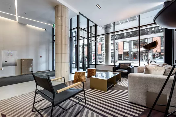 101 Rue Peel #2355, Montréal, QC H3C 0Y1