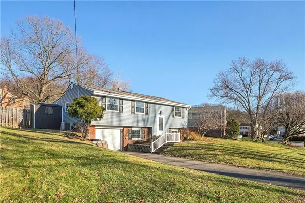 2700 Sapling St, Allison Park, PA 15101