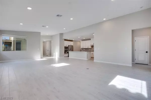 10006 Egan Valley Street, Las Vegas, NV 89166