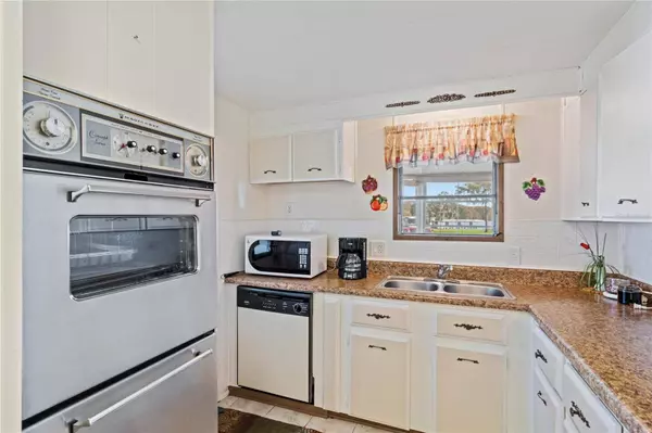 26 CLUB HOUSE DR, Eustis, FL 32726