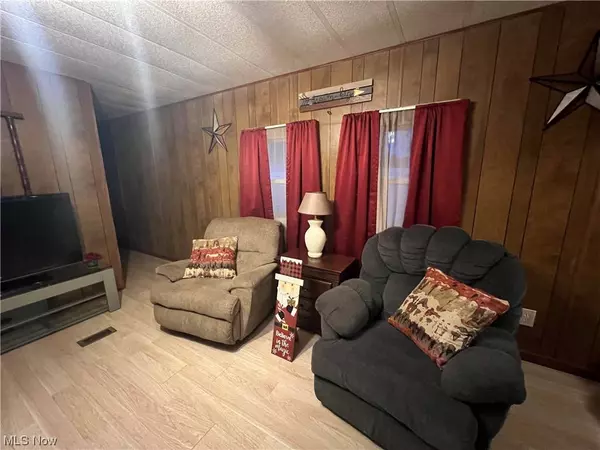 7443 Spillway DR #17, Lisbon, OH 44432