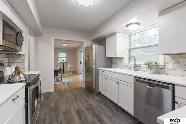 1721 S 116 Street, Omaha, NE 68144