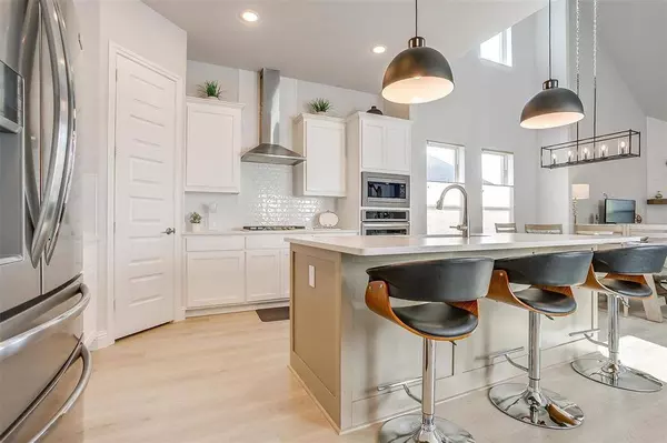 920 Timber Ridge Drive, Justin, TX 76247