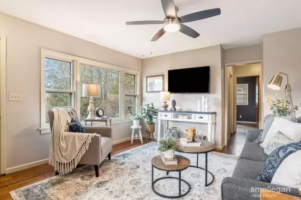 832 Emerald NE Avenue, Grand Rapids, MI 49503