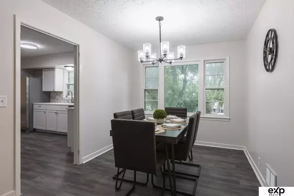 1721 S 116 Street, Omaha, NE 68144