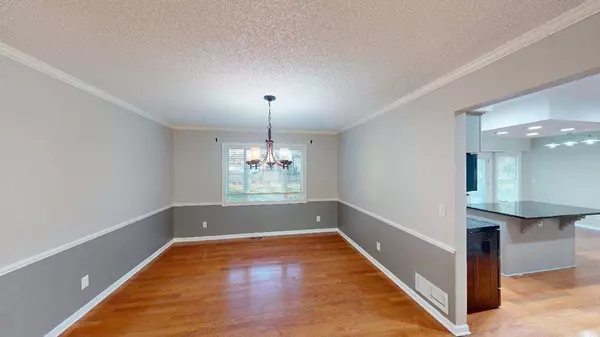 1905 Vernon DR S, Minnetonka, MN 55305