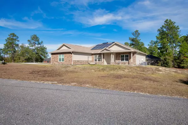 990 Ten Lake Drive, Defuniak Springs, FL 32433