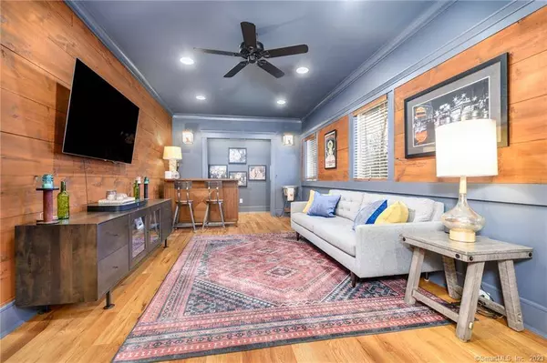 4 Long Wall Road, Redding, CT 06896