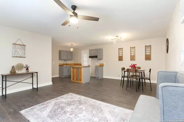 131 Park Plaza, San Antonio, TX 78237