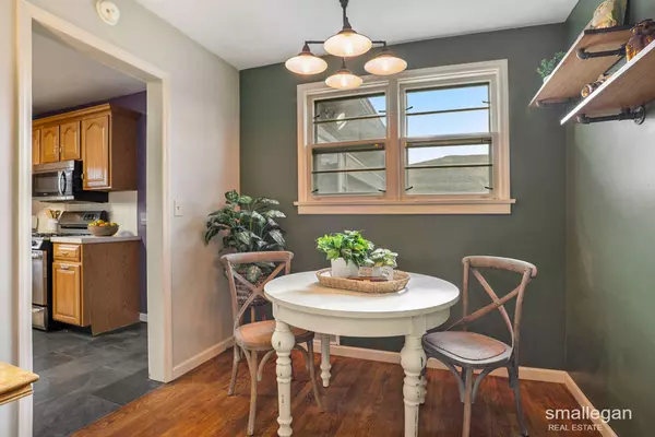 832 Emerald NE Avenue, Grand Rapids, MI 49503