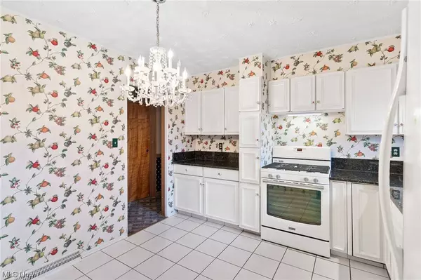 4686 Burkey, Youngstown, OH 44515